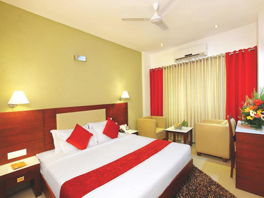 Hotel Hills Park Pathanāmthitta Zimmer foto